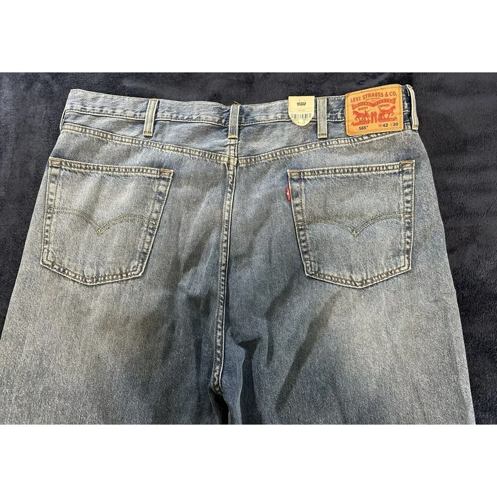 Levis size measurements